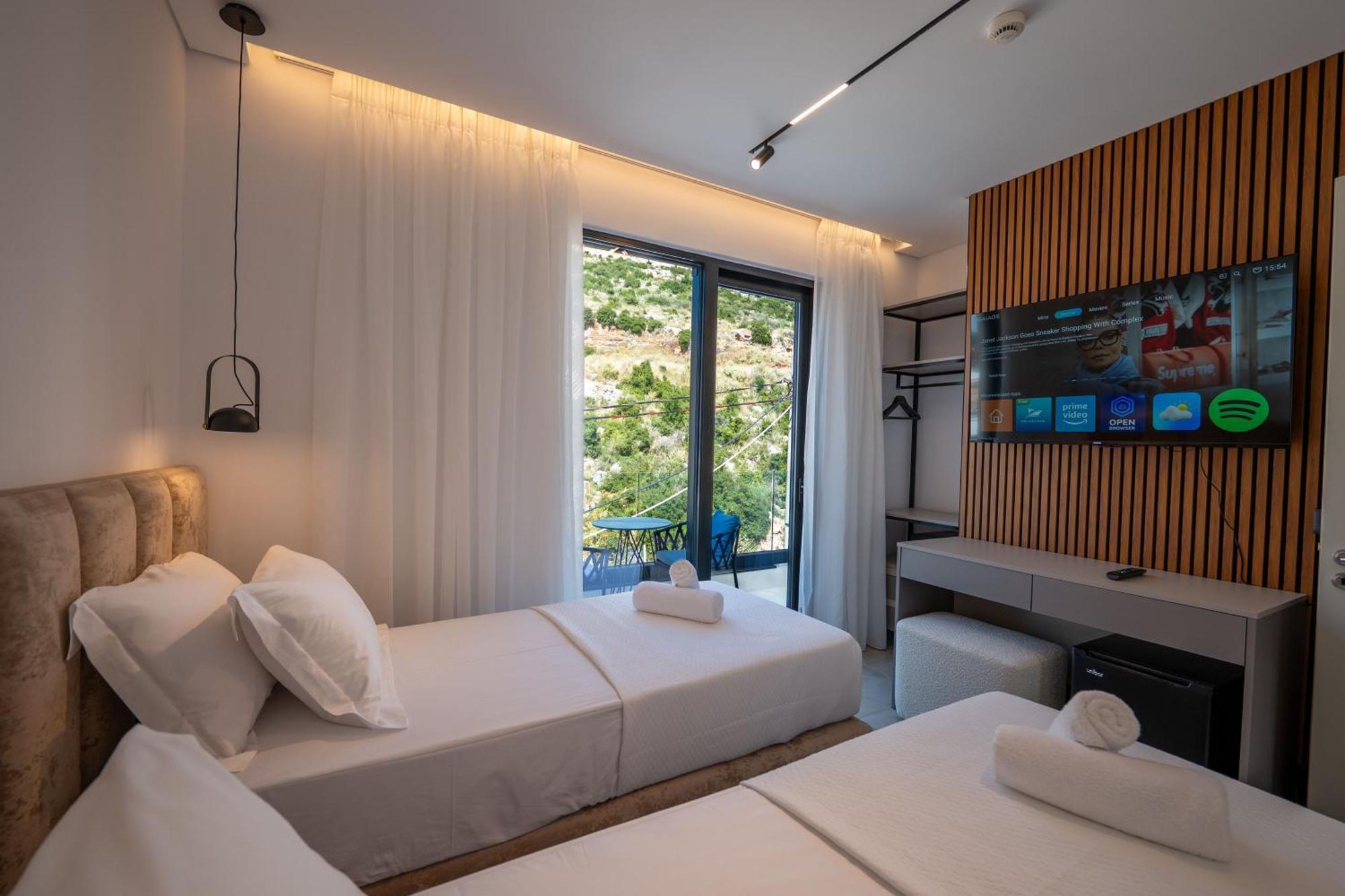 Litan Hotel Sarande Exterior photo