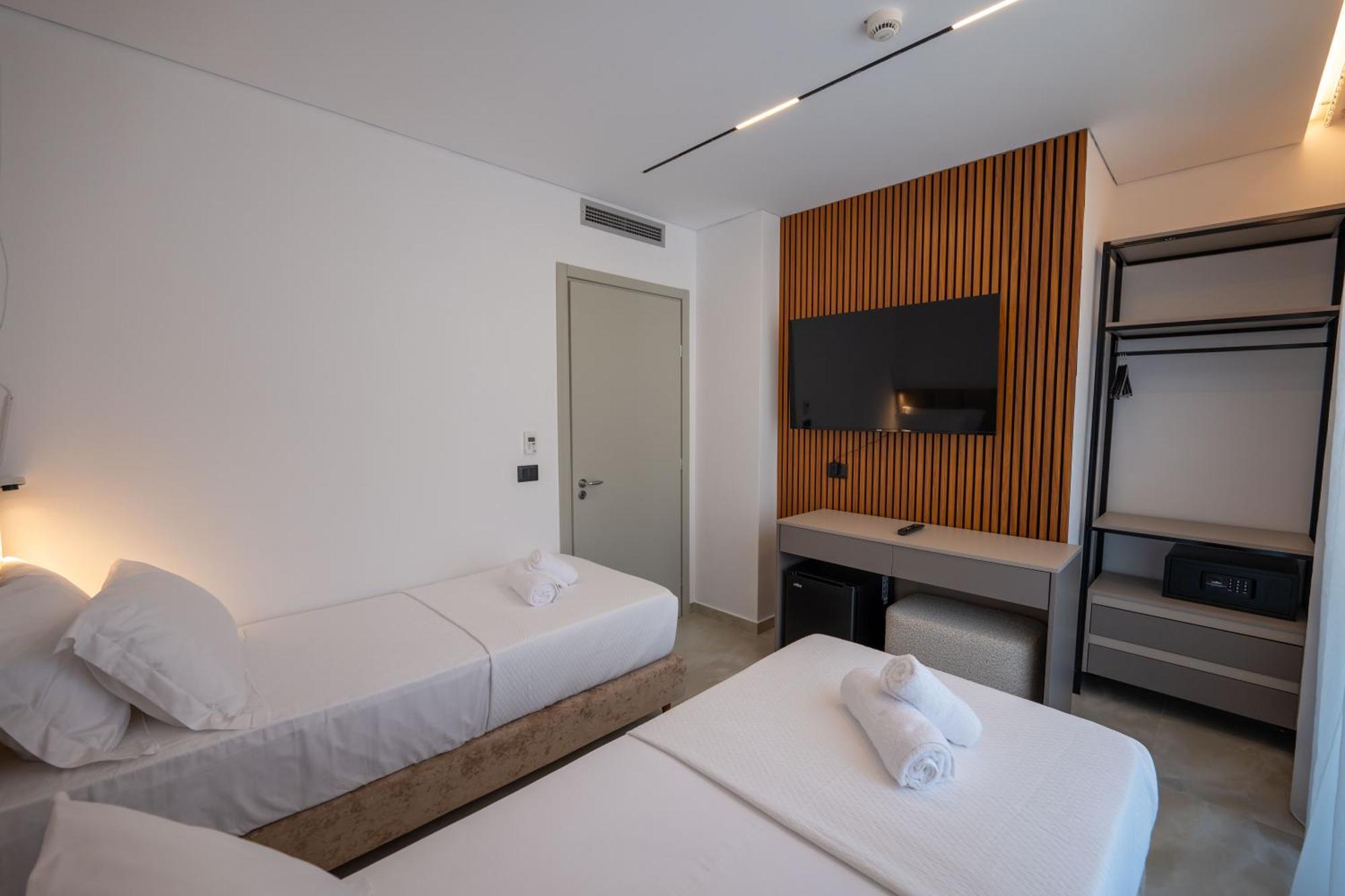 Litan Hotel Sarande Exterior photo